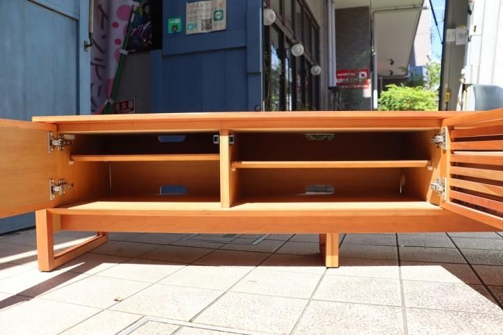 人気のkarimoku(カリモク家具)のHUシリーズのチェリー材テレビ 人気のkarimoku(カリモク家具)のHUシリーズのチェリー材テレビ