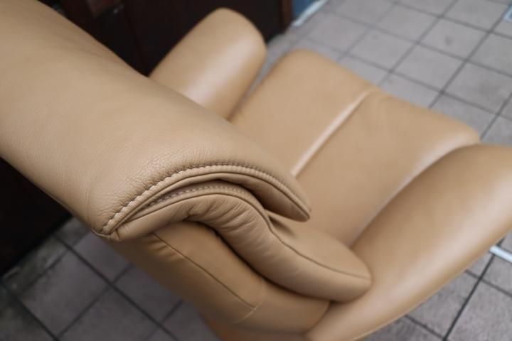 値下げ/karimoku(カリモク家具)の本革 リクライニングチェア 値下げ/karimoku(カリモク家具)の本革 リクライニングチェア