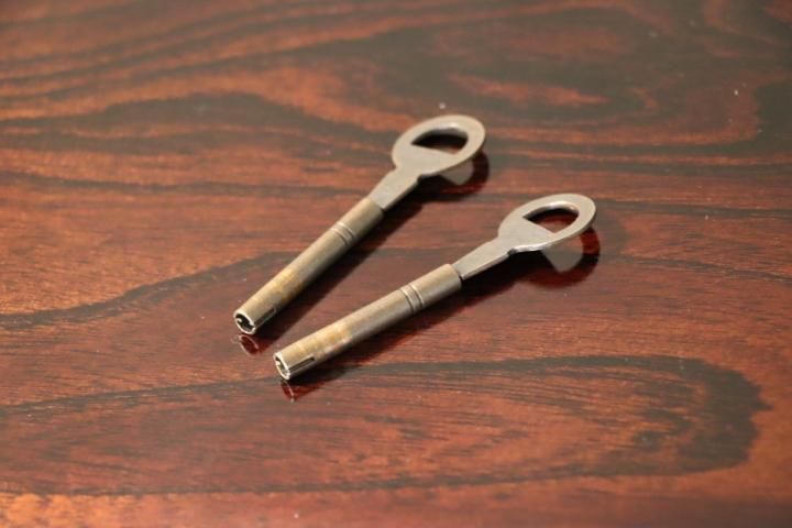 岩手の伝統工芸家具、岩谷堂箪笥 欅材を使用した漆塗り4段・5杯 岩手の伝統工芸家具、岩谷堂箪笥 欅材を使用した漆塗り4段・5杯