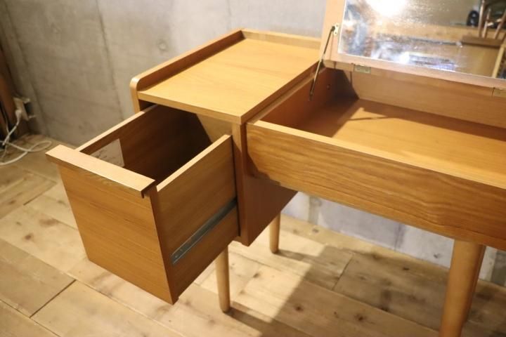 unico(ウニコ)の中でも人気のALBERO(アルベロ)シリーズ ドレッサーです