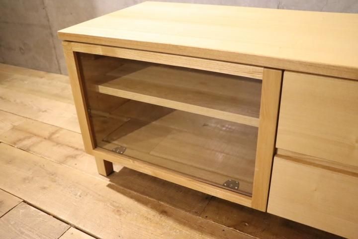無印良品(MUJI)のタモ材 AVラック。シンプルなTVボードは圧迫感 無印良品(MUJI)のタモ材 AVラック。シンプルなTVボードは圧迫感