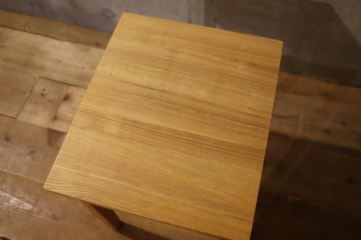 無印良品(MUJI)の人気のタモ材 サイドテーブルです!無垢 無印良品(MUJI)の人気のタモ材 サイドテーブルです!無垢