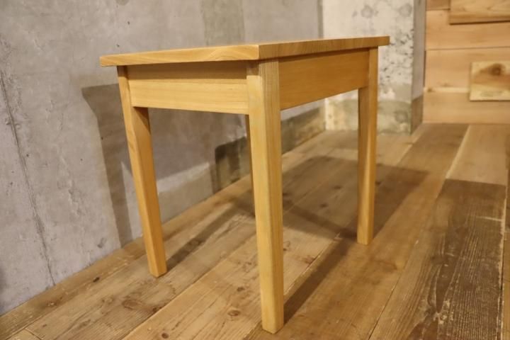 無印良品(MUJI)の人気のタモ材 サイドテーブルです!無垢 無印良品(MUJI)の人気のタモ材 サイドテーブルです!無垢