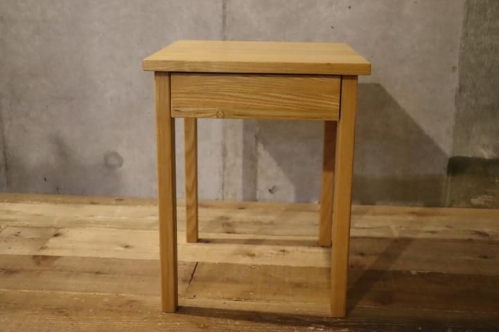 無印良品(MUJI)の人気のタモ材 サイドテーブルです!無垢 無印良品(MUJI)の人気のタモ材 サイドテーブルです!無垢