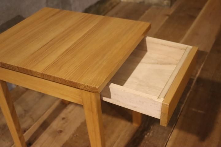 無印良品(MUJI)の人気のタモ材 サイドテーブルです!無垢 無印良品(MUJI)の人気のタモ材 サイドテーブルです!無垢