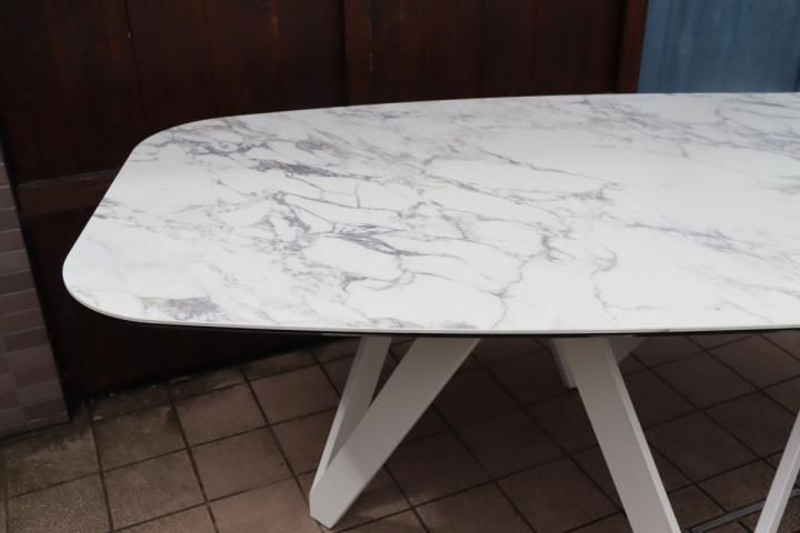イタリアのCalligaris(カリガリス)社のCARTESIO(カルテジオ イタリアのCalligaris(カリガリス)社のCARTESIO(カルテジオ