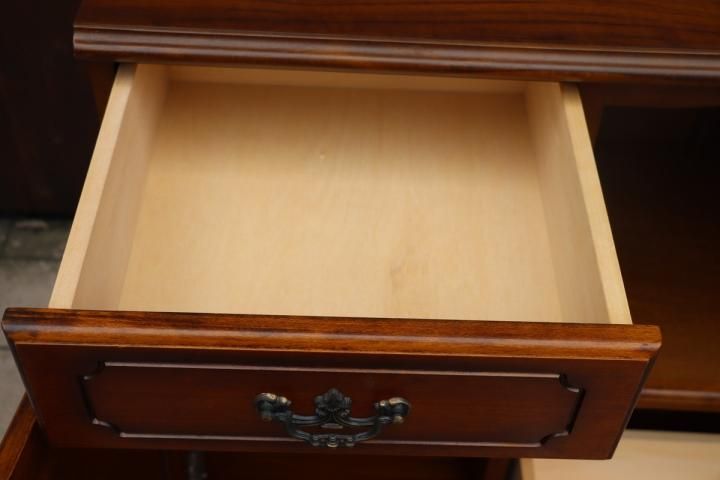 Karimoku(カリモク家具)の人気シリーズCOLONIAL(コロニアル)の