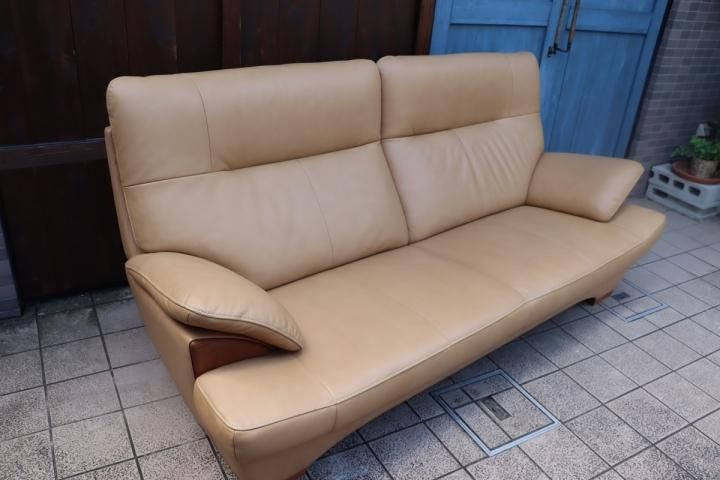 karimoku(カリモク家具)のブルックス 本革 3人掛けソファーです karimoku(カリモク家具)のブルックス 本革 3人掛けソファーです