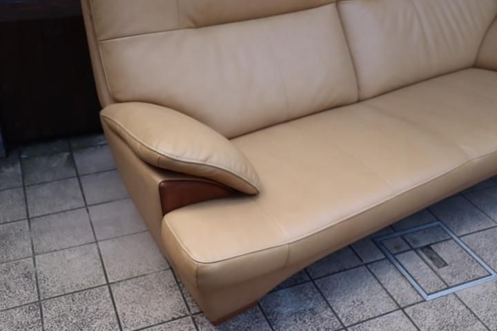 karimoku(カリモク家具)のブルックス 本革 3人掛けソファーです karimoku(カリモク家具)のブルックス 本革 3人掛けソファーです