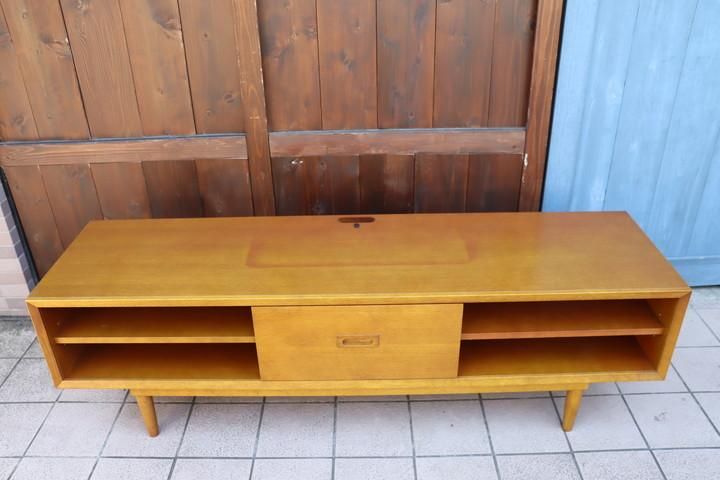 人気のカリモク60よりローボード1500 ヴィンテージチークカラーです