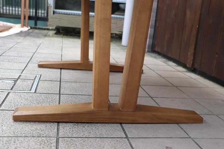 karimoku(カリモク家具)のオーク材を使用したダイニングテーブル karimoku(カリモク家具)のオーク材を使用したダイニングテーブル