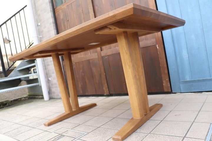 karimoku(カリモク家具)のオーク材を使用したダイニングテーブル karimoku(カリモク家具)のオーク材を使用したダイニングテーブル