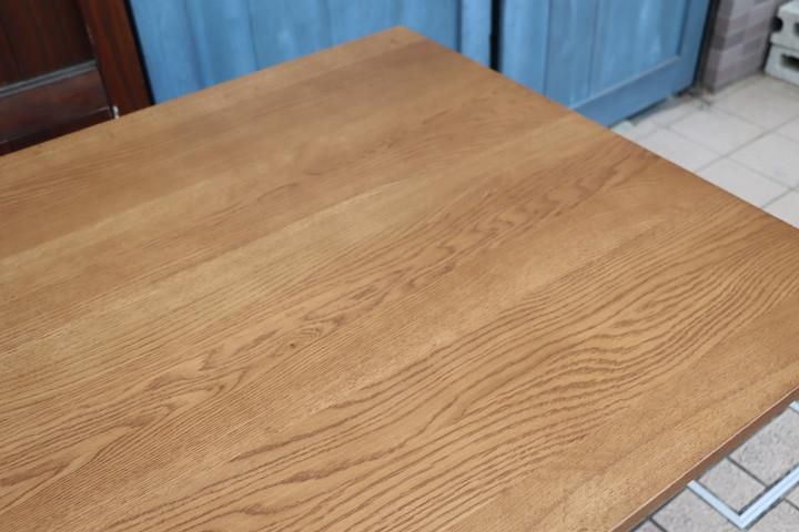 karimoku(カリモク家具)のオーク材を使用したダイニングテーブル karimoku(カリモク家具)のオーク材を使用したダイニングテーブル