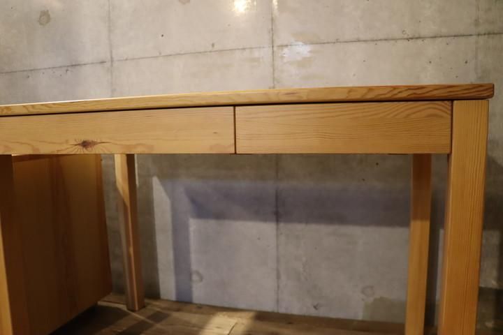 無印良品(MUJI)のパイン材シリーズのパーソナルデスク 無印良品(MUJI)のパイン材シリーズのパーソナルデスク