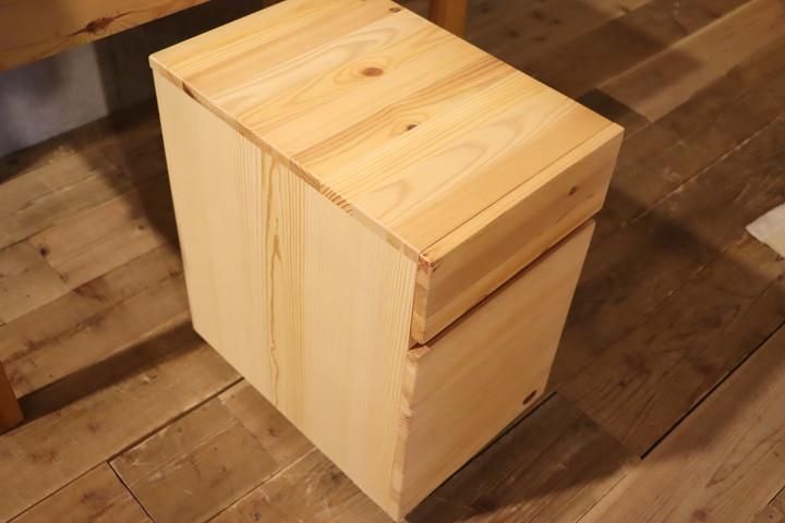 無印良品(MUJI)のパイン材シリーズのパーソナルデスク 無印良品(MUJI)のパイン材シリーズのパーソナルデスク