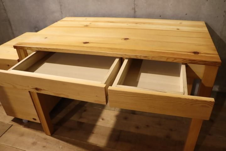 無印良品(MUJI)のパイン材シリーズのパーソナルデスク 無印良品(MUJI)のパイン材シリーズのパーソナルデスク