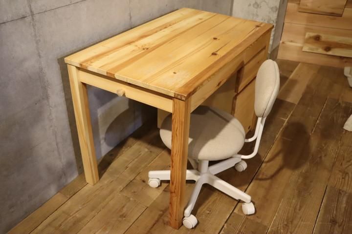 無印良品(MUJI)のパイン材シリーズのパーソナルデスク 無印良品(MUJI)のパイン材シリーズのパーソナルデスク