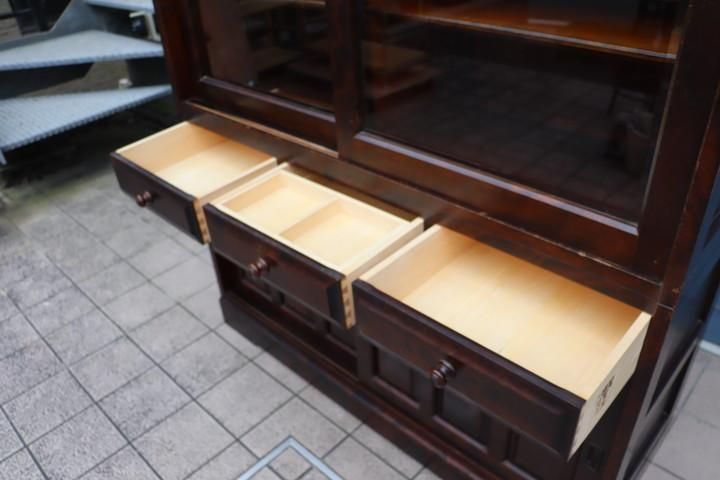 値下げ/北海道民芸家具(HOKUMIN)のカバ無垢材を使用した、食器棚 値下げ/北海道民芸家具(HOKUMIN)のカバ無垢材を使用した、食器棚