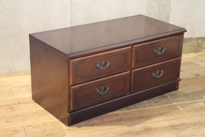 Karimoku(カリモク家具)の人気シリーズCOLONIAL(コロニアル)の2段4杯