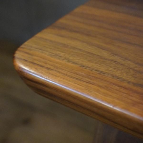 IDC OTSUKA(大塚家具)の木の素材感を楽しめるフィルダイニング IDC OTSUKA(大塚家具)の木の素材感を楽しめるフィルダイニング