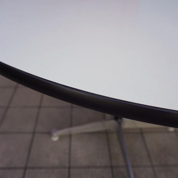 Hermanmiller(ハーマンミラー)社のイームズデザインの