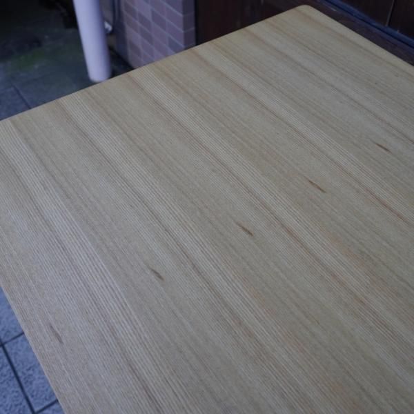 無印良品(MUJI)よりタモ材×スチールのパーソナルデスクです 無印良品(MUJI)よりタモ材×スチールのパーソナルデスクです