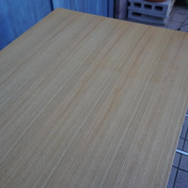 無印良品(MUJI)よりタモ材×スチールのパーソナルデスクです 無印良品(MUJI)よりタモ材×スチールのパーソナルデスクです