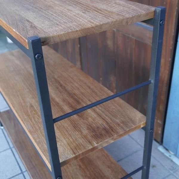 ヴィンテージ風のインダストリアル3段シェルフです！使い勝手の