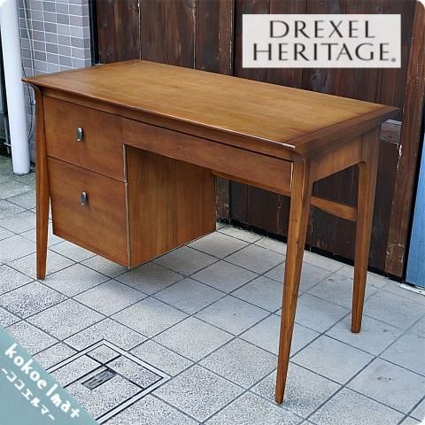 Drexel ドレクセル 社のウォールナット材を使用した片袖デスクです 北欧テイストのシンプルなデザインは書斎机や学習机にも ブルックリンスタイルなど カッコいい男前インテリアなどにもおススメ Kokoelma ココエルマ 雑貨 中古家具 北欧家具 アンティーク家具