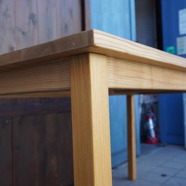 無印良品(MUJI)の希少なタモ材 ダイニングテーブル 140cmです 無印良品(MUJI)の希少なタモ材 ダイニングテーブル 140cmです