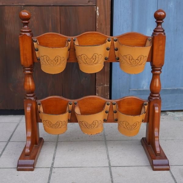 横浜クラシック家具 Daniel(ダニエル)のスリッパラックです。樺 横浜クラシック家具 Daniel(ダニエル)のスリッパラックです。樺