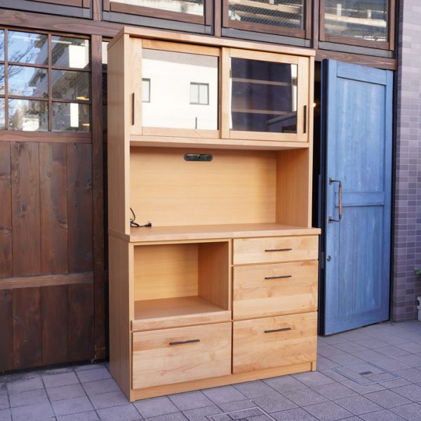 福岡の家具メーカー浅川木工の食器棚 ワールド120オープンボードです 