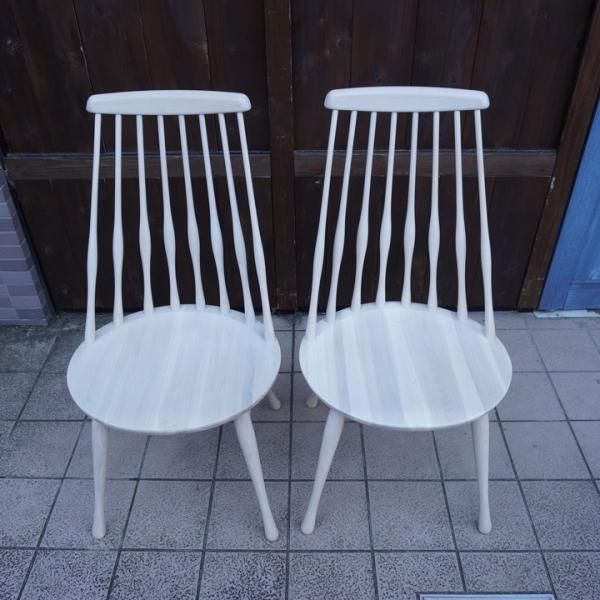 karimoku(カリモク家具)のウィンザーチェア2脚セットです。ゆったりと
