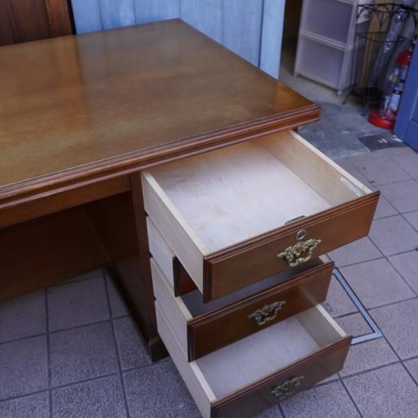 Karimoku(カリモク家具)の人気シリーズCOLONIAL(コロニアル)の両 Karimoku(カリモク家具)の人気シリーズCOLONIAL(コロニアル)の両