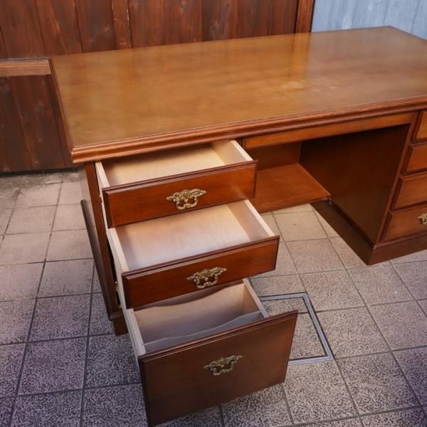 Karimoku(カリモク家具)の人気シリーズCOLONIAL(コロニアル)の両 Karimoku(カリモク家具)の人気シリーズCOLONIAL(コロニアル)の両