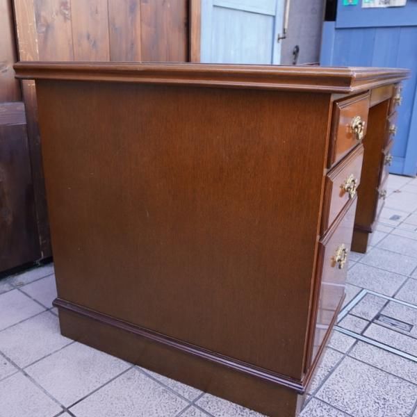 Karimoku(カリモク家具)の人気シリーズCOLONIAL(コロニアル)の両 Karimoku(カリモク家具)の人気シリーズCOLONIAL(コロニアル)の両