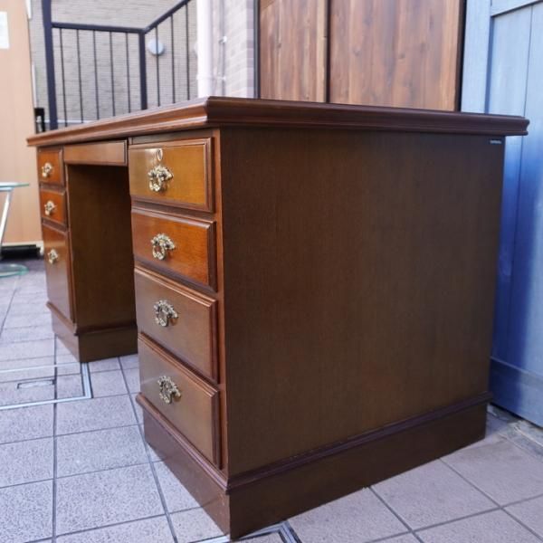 Karimoku(カリモク家具)の人気シリーズCOLONIAL(コロニアル)の両 Karimoku(カリモク家具)の人気シリーズCOLONIAL(コロニアル)の両
