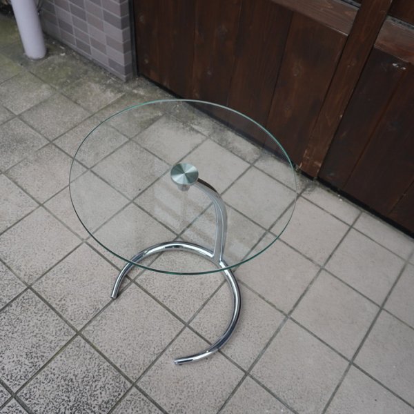 IDC OTSUKA(大塚家具)で取り扱いされていたガラス サイドテーブルです 