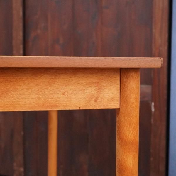 デンマークから入荷したチーク材を使用したパーソナルデスク デンマークから入荷したチーク材を使用したパーソナルデスク