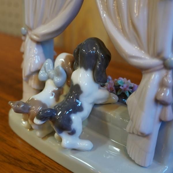 リヤドロ LLADRO フィギュリン 陶器人形 僕じゃないよ! 7672 犬 花