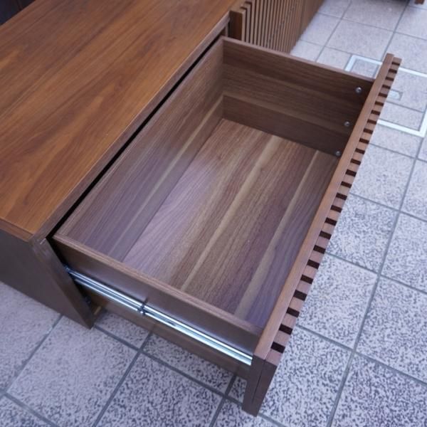 Armonia(アルモニア) のウォールナット材 Lussy テレビボード Armonia(アルモニア) のウォールナット材 Lussy テレビボード