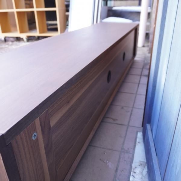 Armonia(アルモニア) のウォールナット材 Lussy テレビボードです