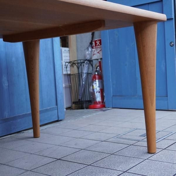 飛騨高山の家具メーカー キツツキマークの飛騨産業(HIDA)。森の 飛騨高山の家具メーカー キツツキマークの飛騨産業(HIDA)。森の
