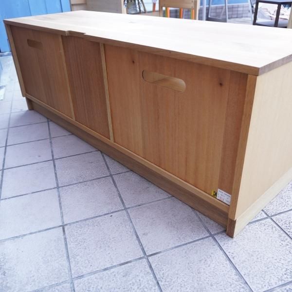 値下げ/飛騨高山の家具メーカー キツツキマークの飛騨産業(HIDA)。森のことばシリーズのオーク無垢材(節入り) AVキャビネット。天然木が美しいナチュラルなテレビボードは和モダン。 - kokoelma -ココエルマ- 雑貨・中古家具・北欧家具・アンティーク家具の通販 値下げ/飛騨高山の家具メーカー キツツキマークの飛騨産業(HIDA)。森のことばシリーズのオーク無垢材(節入り) AVキャビネット。天然木が美しいナチュラルなテレビボードは和モダン。 - kokoelma -ココエルマ- 雑貨・中古家具・北欧家具・アンティーク家具の通販