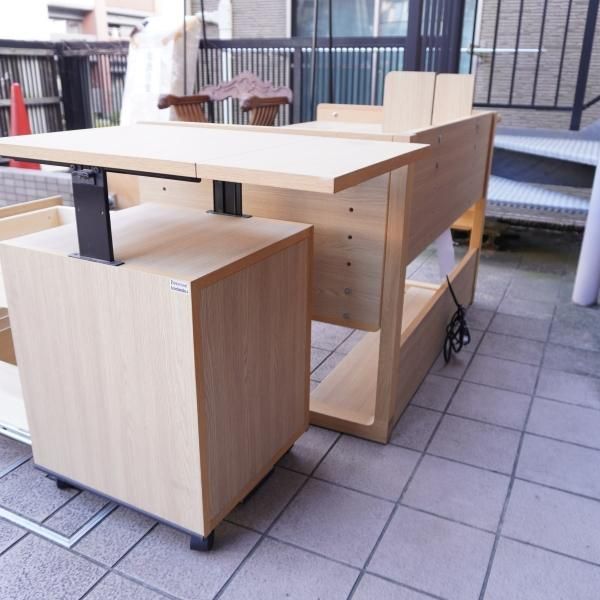 karimoku(カリモク)とBenesse(ベネッセ)のコラボ商品 karimoku(カリモク)とBenesse(ベネッセ)のコラボ商品