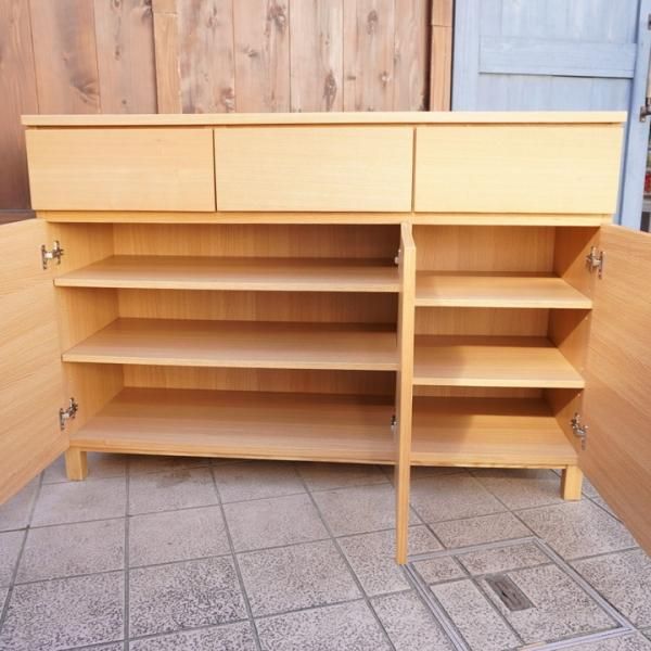 人気の無印良品(MUJI)のタモ材 キャビネット・木製扉！ナチュラルで 