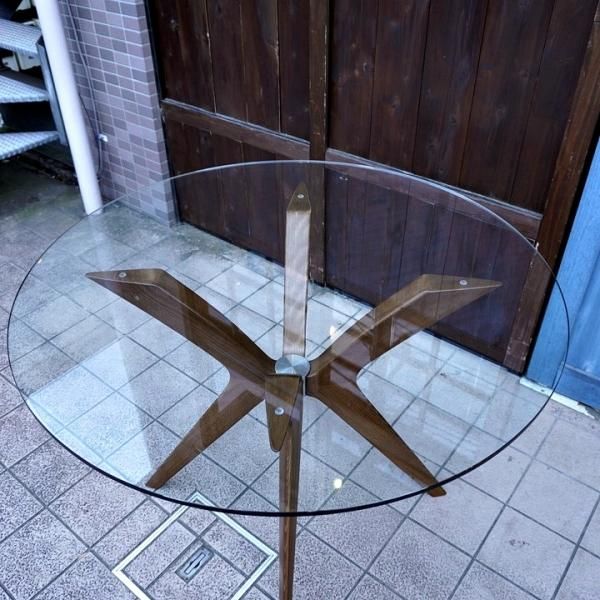 イタリアのCalligaris(カリガリス)社のTOKYO(トーキョー) 円形 イタリアのCalligaris(カリガリス)社のTOKYO(トーキョー) 円形