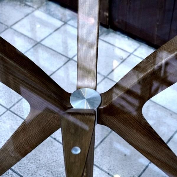 イタリアのCalligaris(カリガリス)社のTOKYO(トーキョー) 円形 イタリアのCalligaris(カリガリス)社のTOKYO(トーキョー) 円形