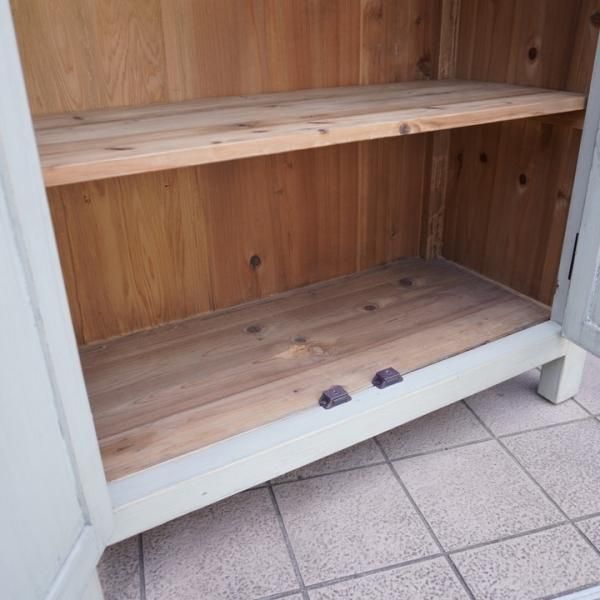 値下げ/古材にダメージ加工が施されたシャビーシックな飾り棚