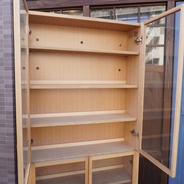人気の無印良品のタモ材 ガラス扉/スリム 木製収納です